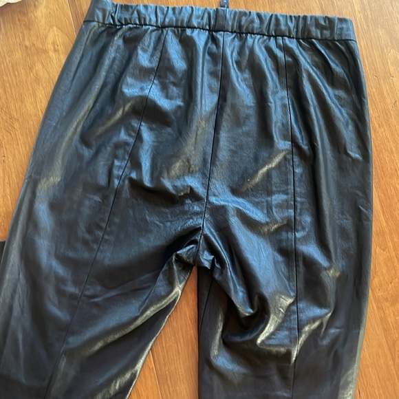 BCBG all leather leggings, worn but still in a very good condition, size medium - Picture 4 of 7